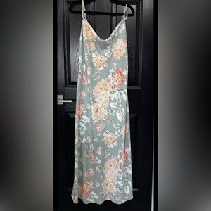Women’s Abercrombie and Fitch floral satin maxi dress Size L